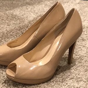Designer! Nude, patent leather, heels!